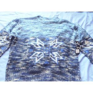 Cocobleu Fuzzy Sweater Large Cozy Geometic Print in Blues L New with Tags